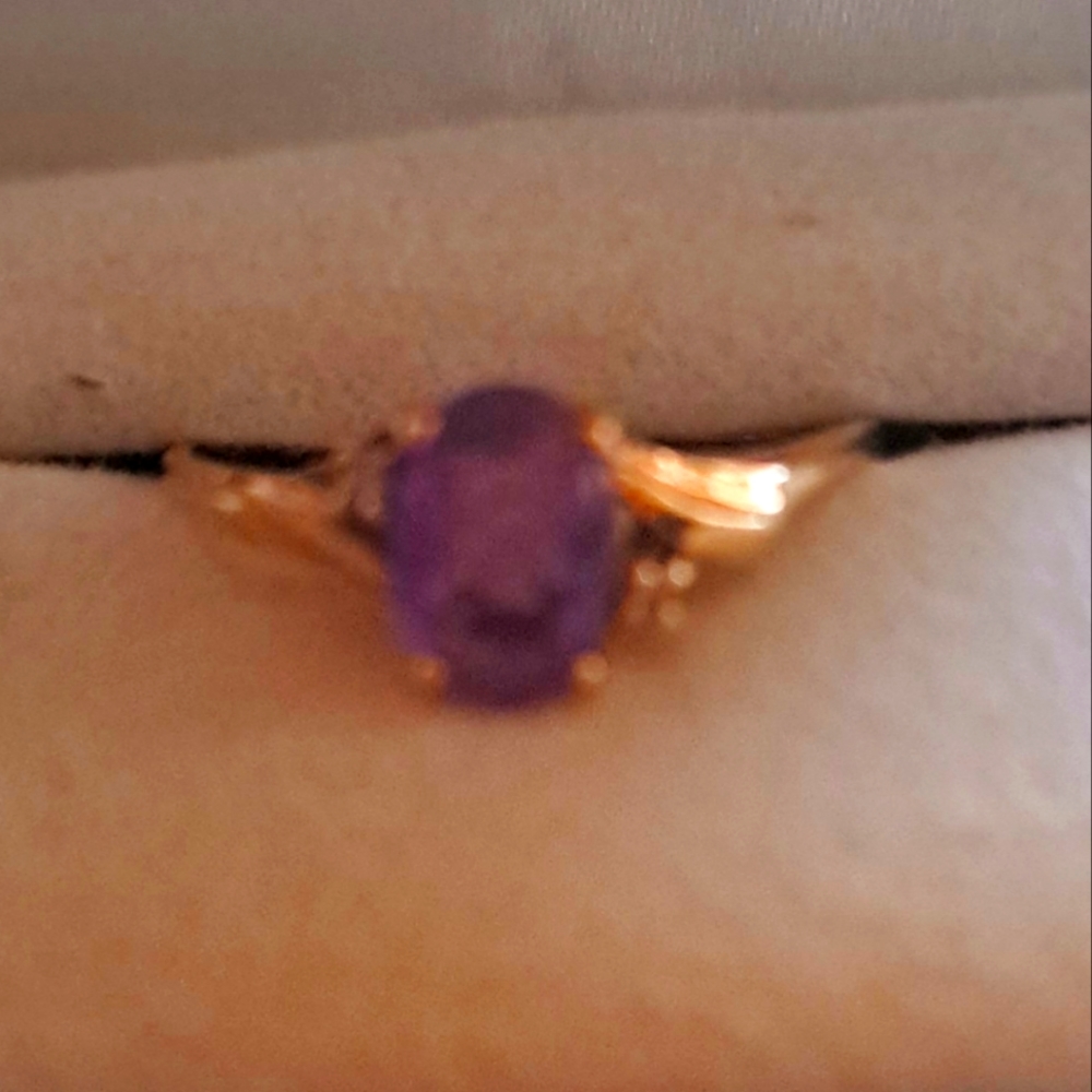 10k yellow gold Amethyst ring